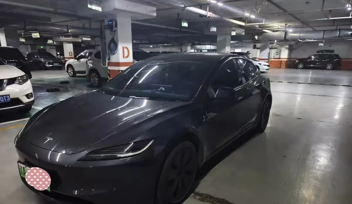 Tesla 2025 Model 3 Rear-Wheel Drive Automatic