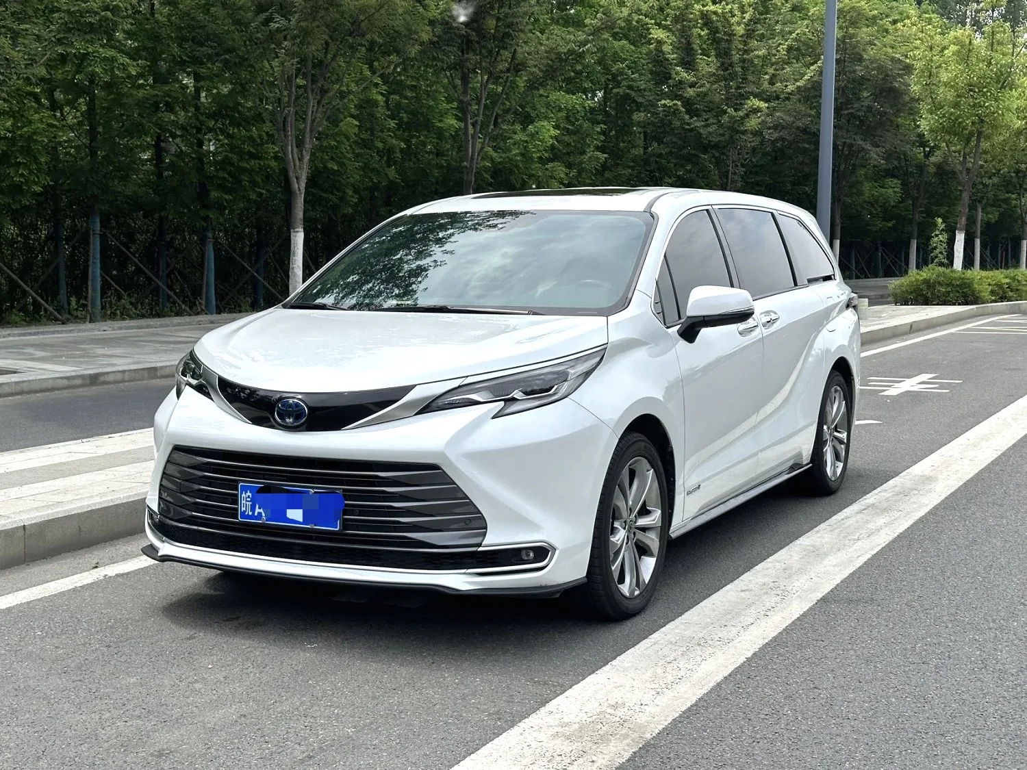 Toyota Cana 2023 2.5L CVT Premium Edition Automatic