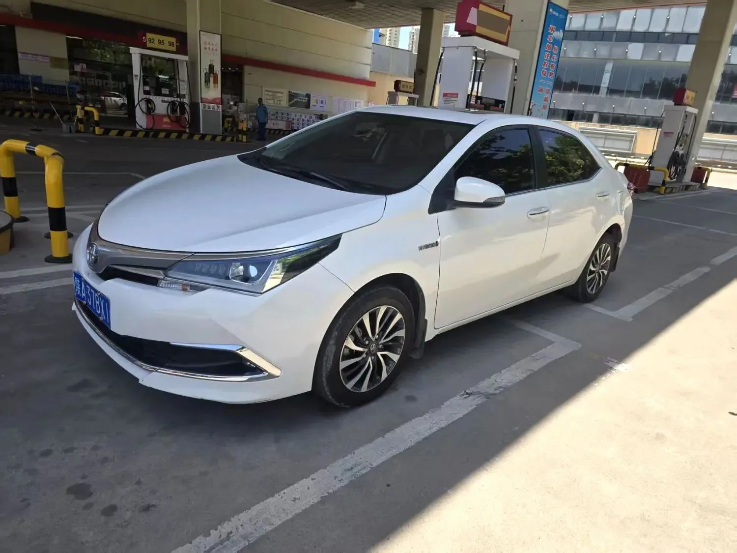 2016 Corolla Hybrid 1.8L E-CVT Leading Edition