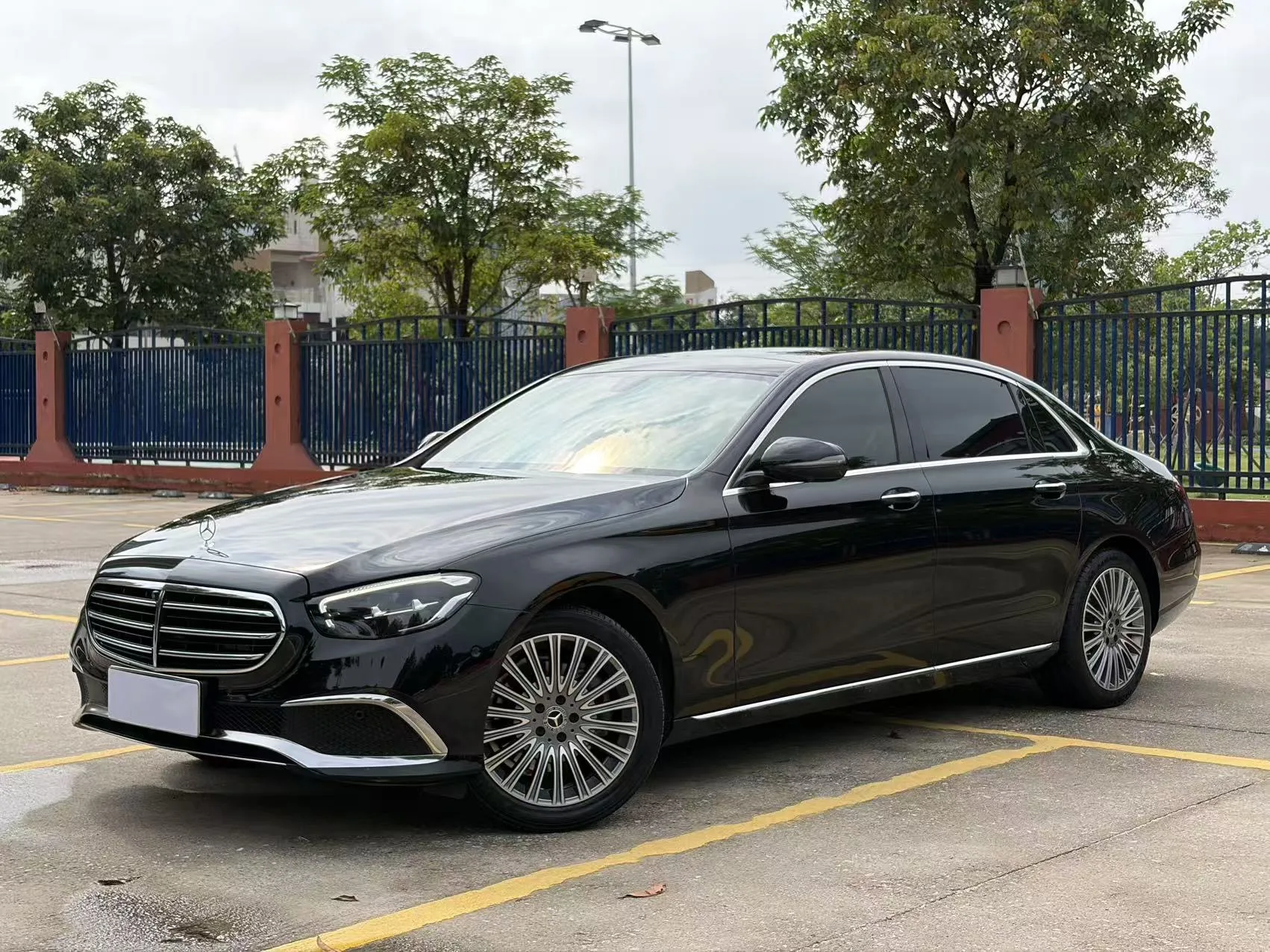 Mercedes-Benz E-Class 2021 E 300 L Fashion Edition