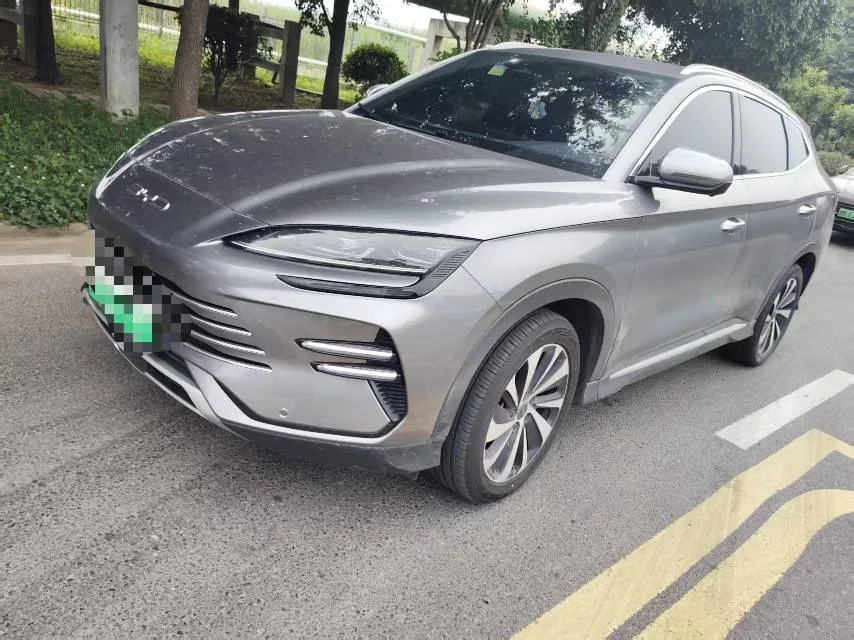 BYD 2023 Song PLUS DM-i 1.5 CVT Champion Edition 110KM Flagship PLUS Automatic