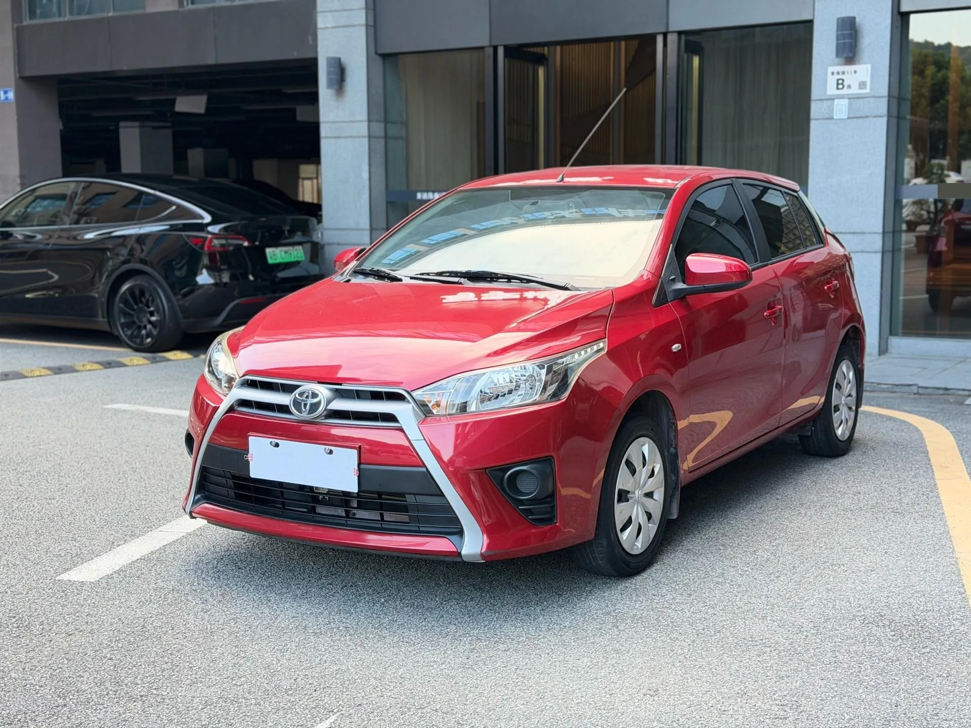 2015 YARiS L 1.5E Automatic "Meidong" Edition