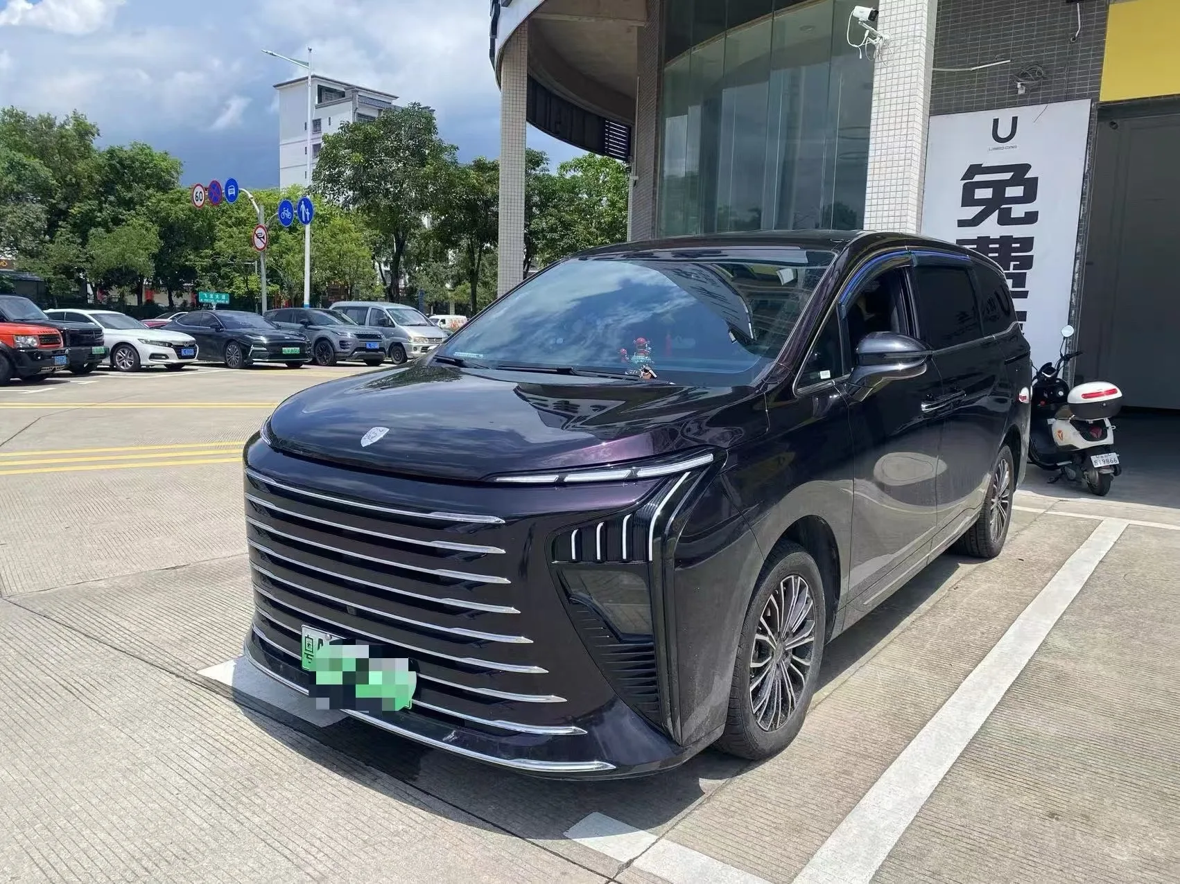 Fengxing 2026 Model Year Xinghai V9 1.5TD 200km Yuexiang Series Comfort Trim · Yuexiang Package Edition Automatic Transmission