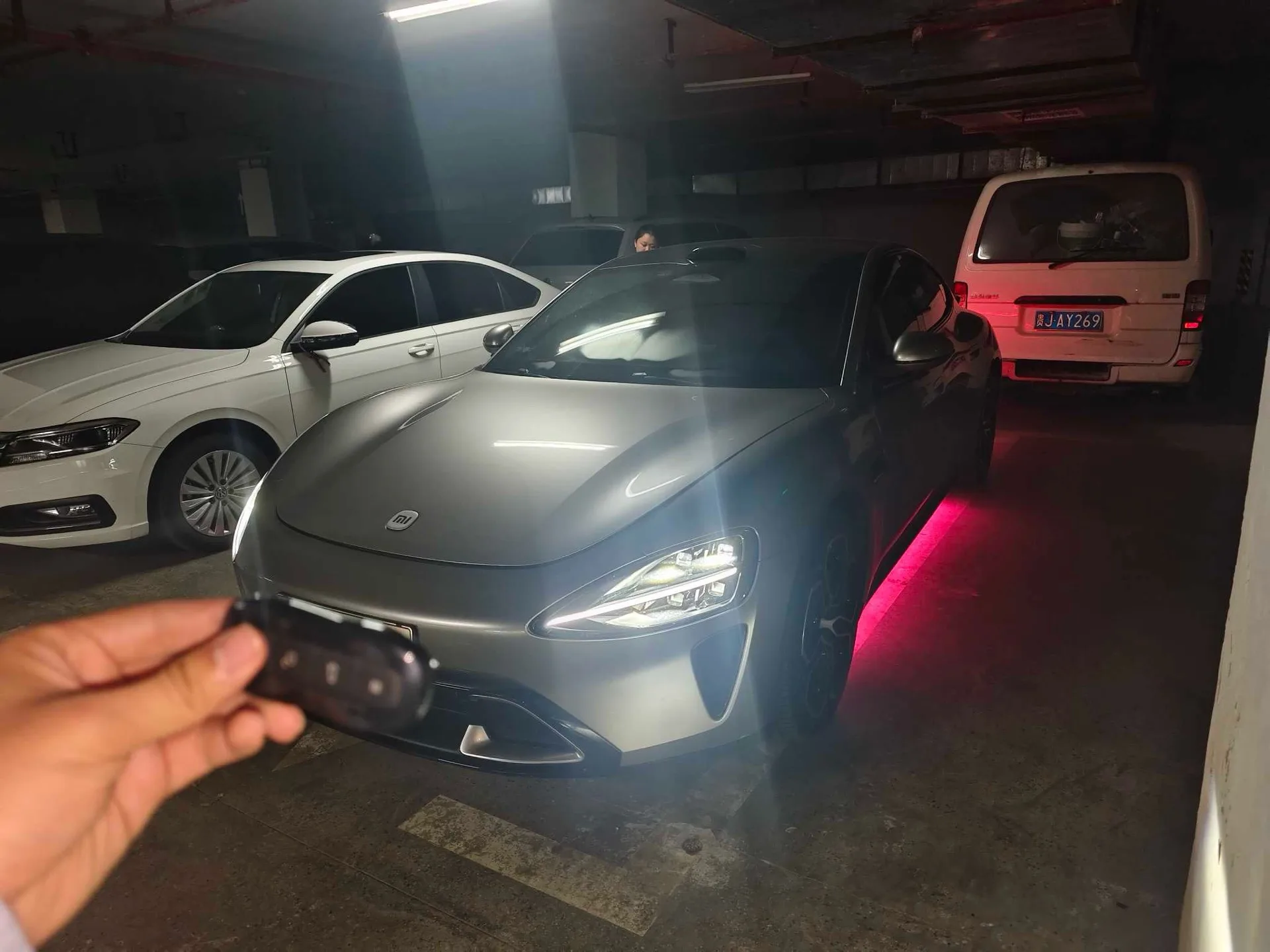 Xiaomi SU7 2024 Model, 830km Rear-Wheel Drive, Long Range, Advanced Intelligent Driving Pro Edition