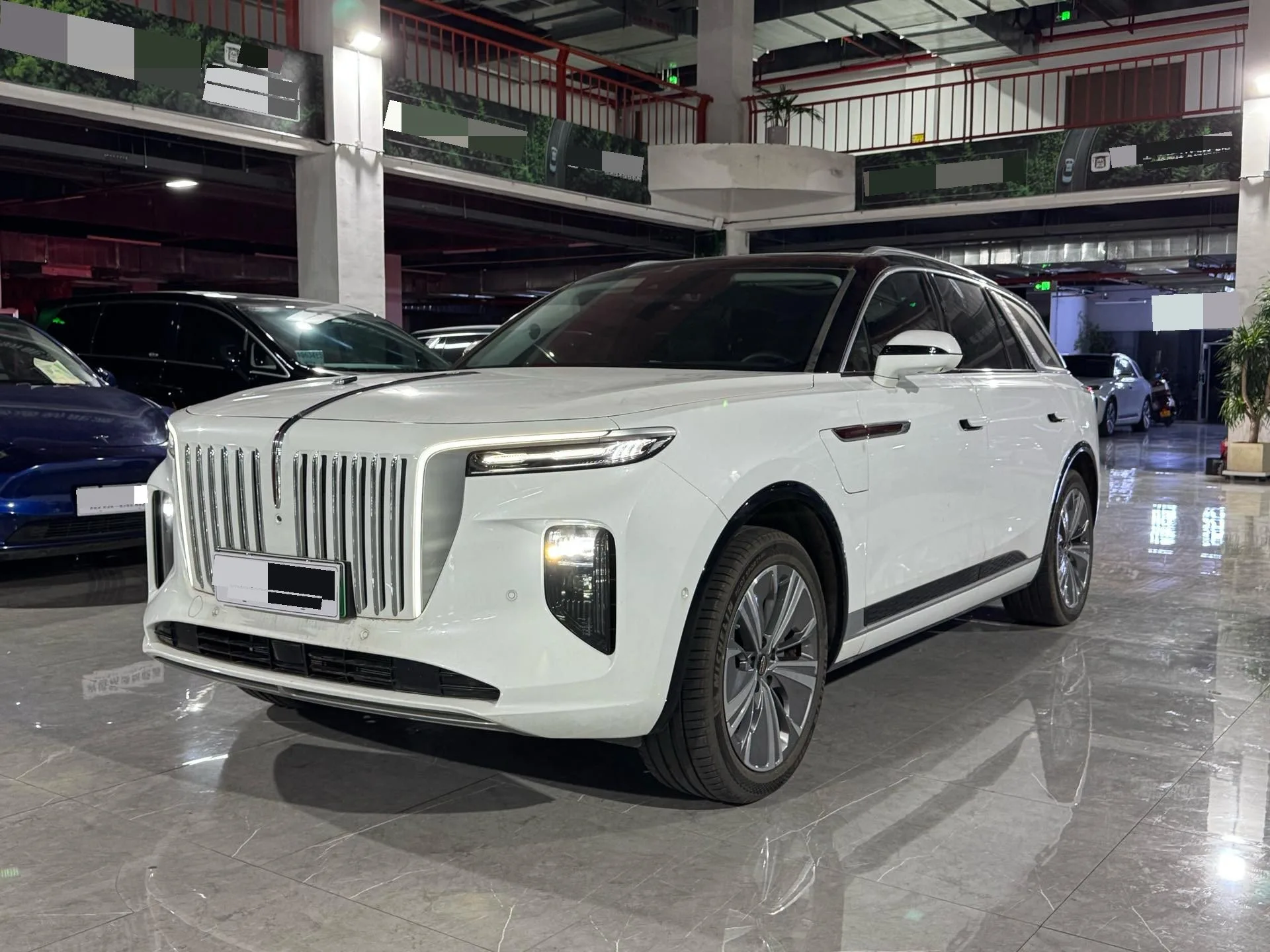 Hongqi E-HS9 2022 Model 690km Flagship Edition (Six Seats)