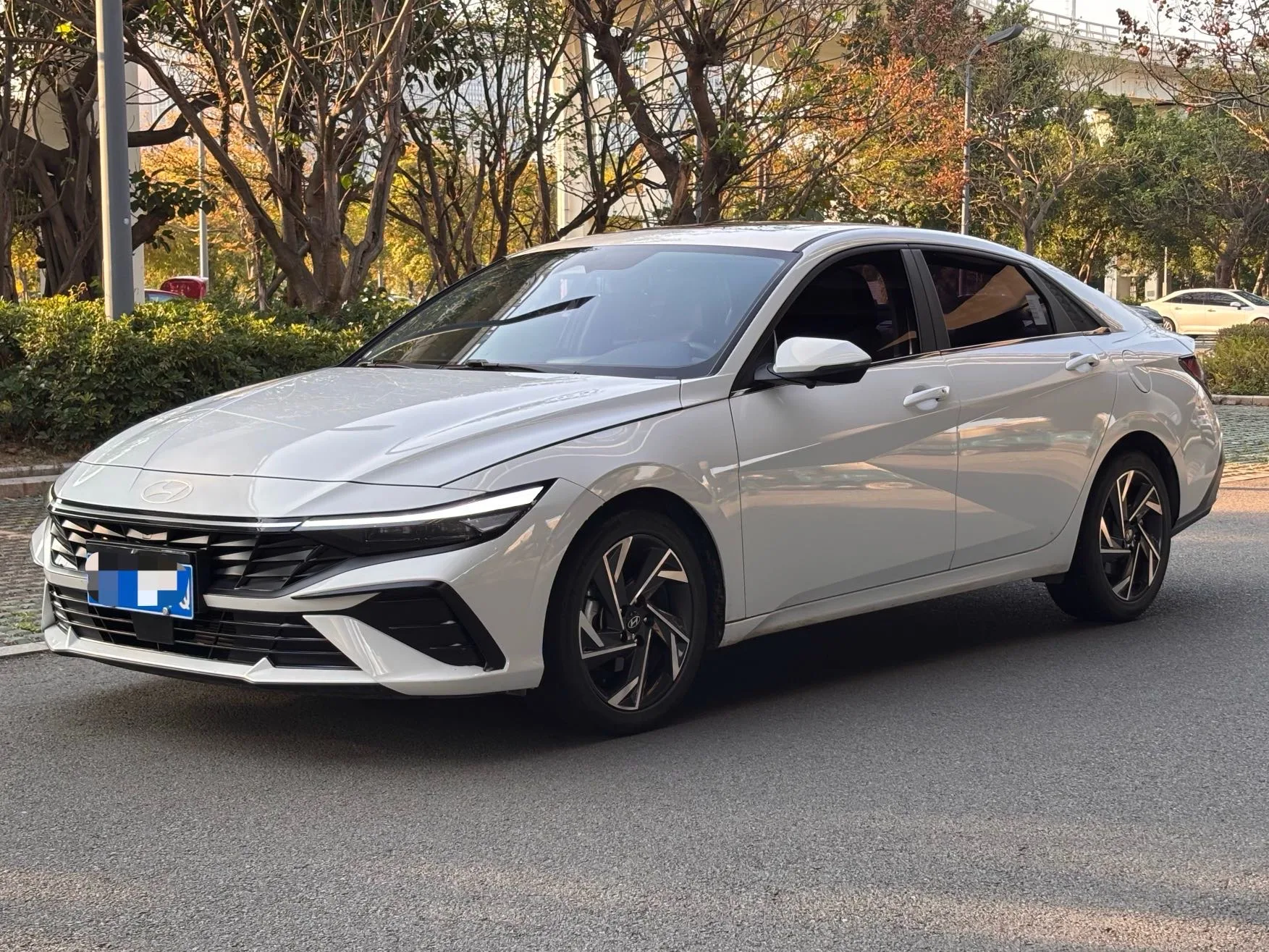 2022 Elantra 1.5L CVT LUX Premium Edition