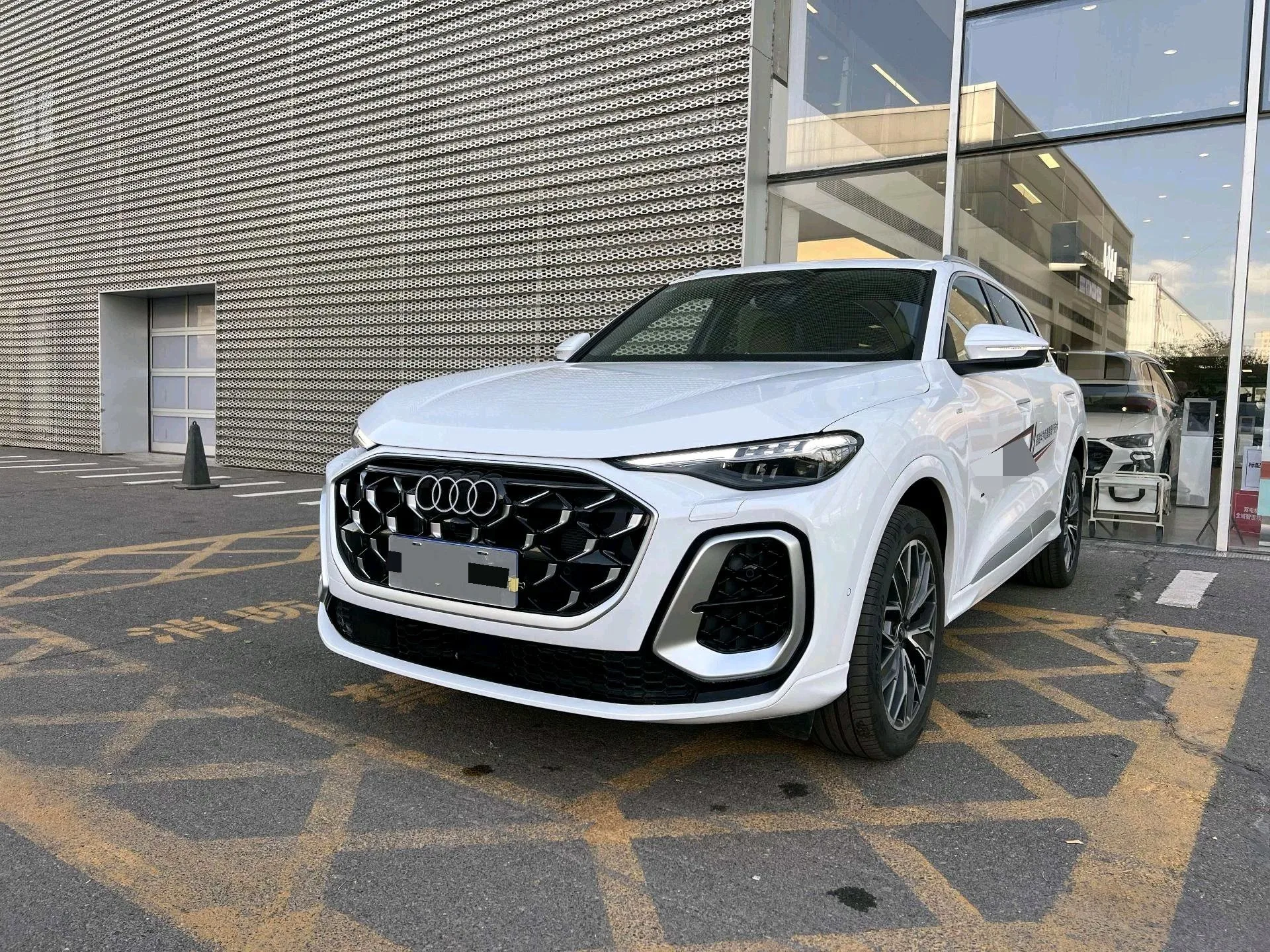 Audi 2026 Q5L 2.0T Million-User Exclusive Edition Automatic Transmission