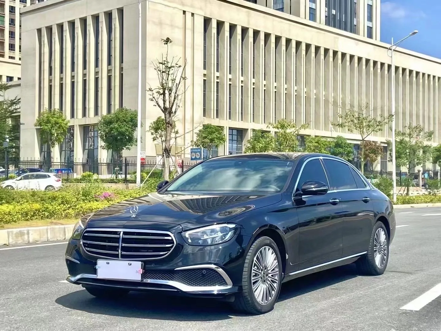 Mercedes-Benz E-Class 2021 E 300 L Fashion Edition