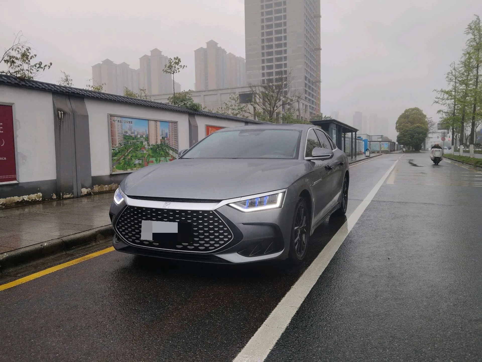 BYD 2024 Han DM-i 1.5T CVT Glory Edition 121KM Elite Automatic