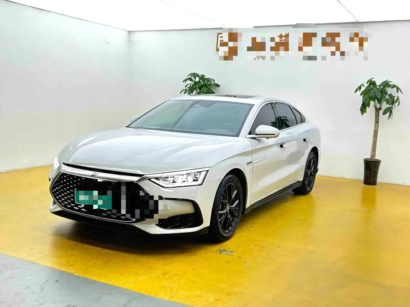 BYD 2024 Han DM-i 1.5T CVT Glory Edition 121KM Premium Automatic
