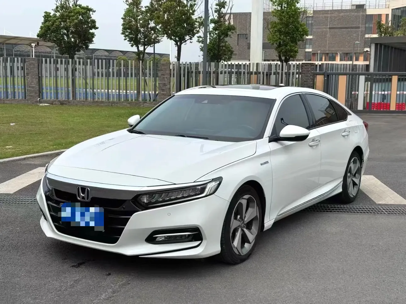 2018 Honda Accord Hybrid 2.0L Sharp Intelligence Edition (China V)