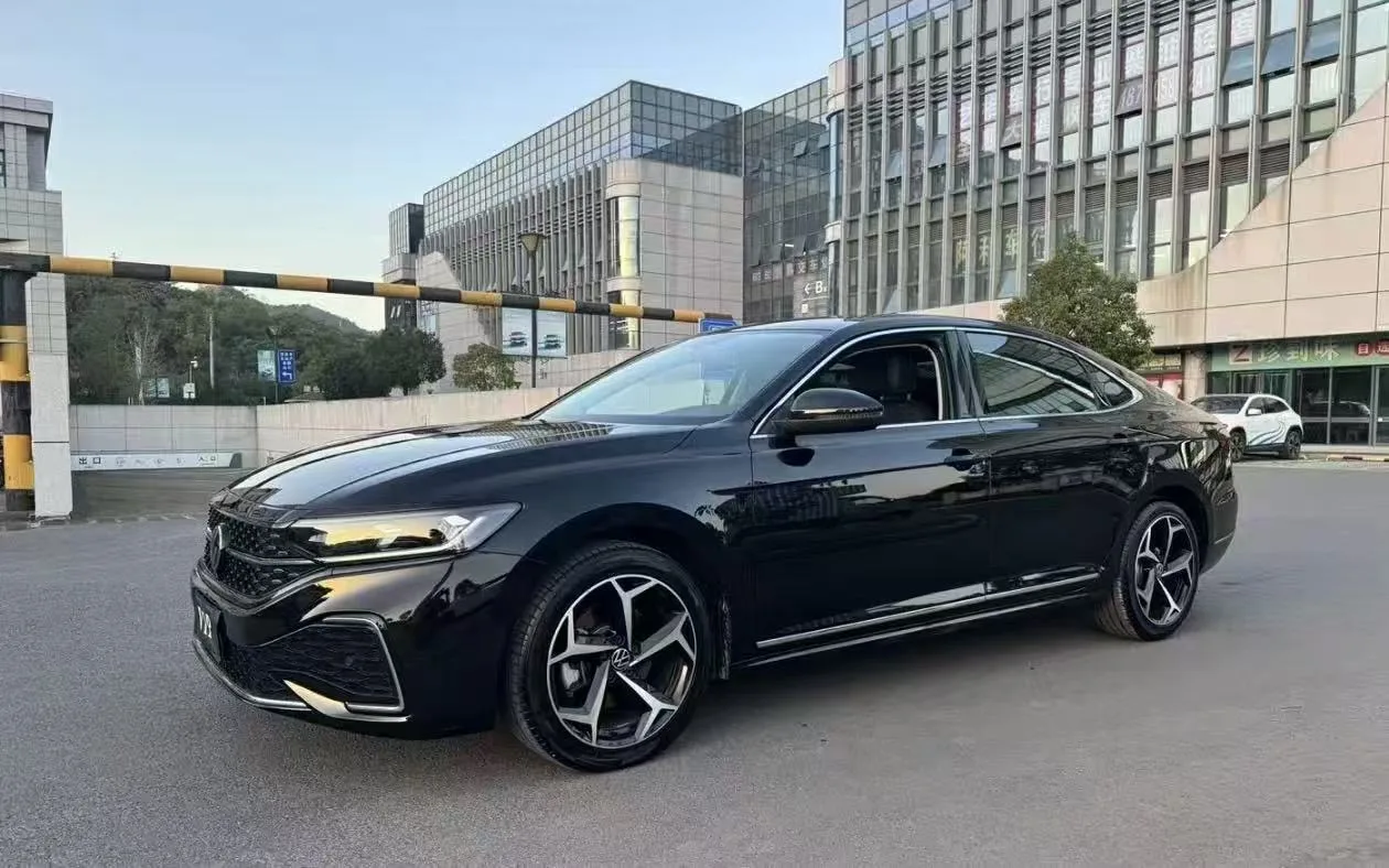 Volkswagen 2024 Passat 2.0TSI 330TSI Starry Sky Elite Edition Automatic