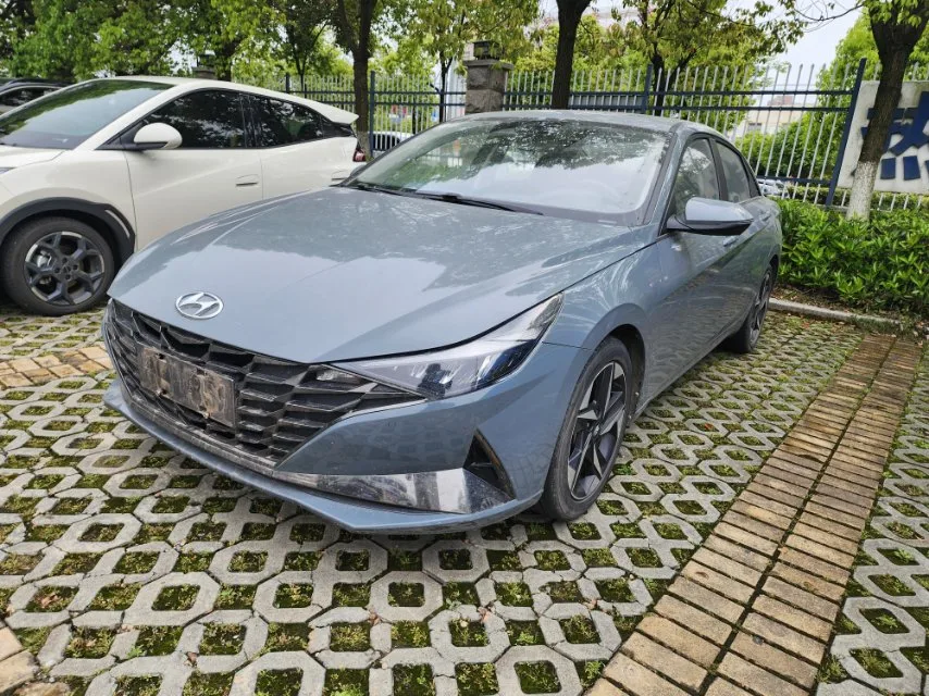 Hyundai Elantra 2021 1.5L CVT LUX Premium Edition