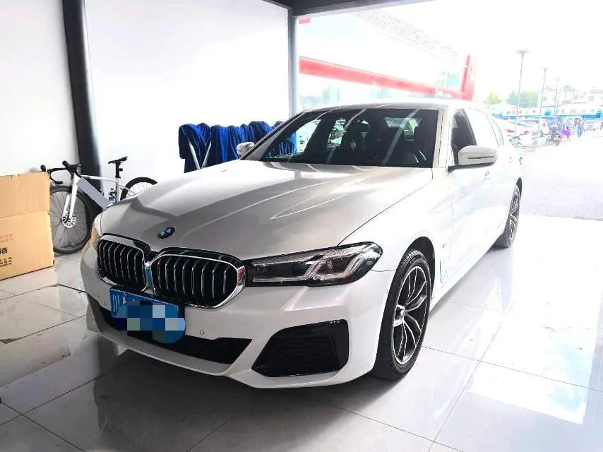 BMW 5 Series 2022 Facelift II 525Li M Sport Package