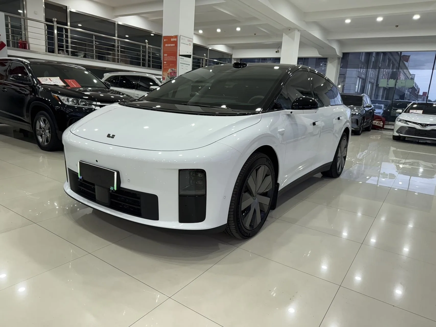 Li Auto i6 2025 AWD Basic Model