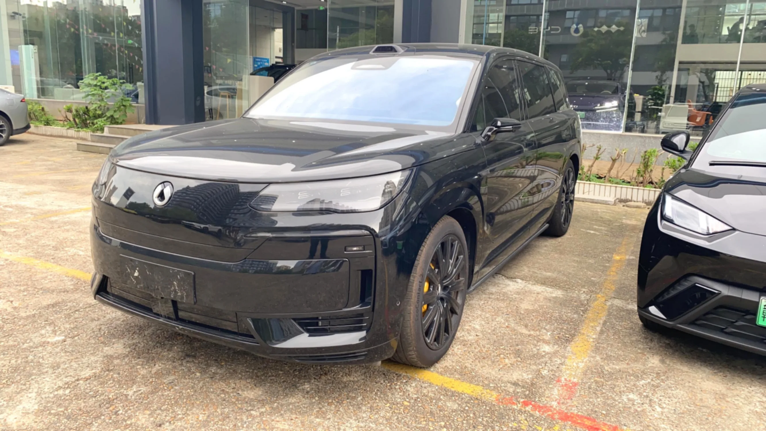 Denza 2025 Denza N9 2.0T CVT 1300 Flagship Automatic