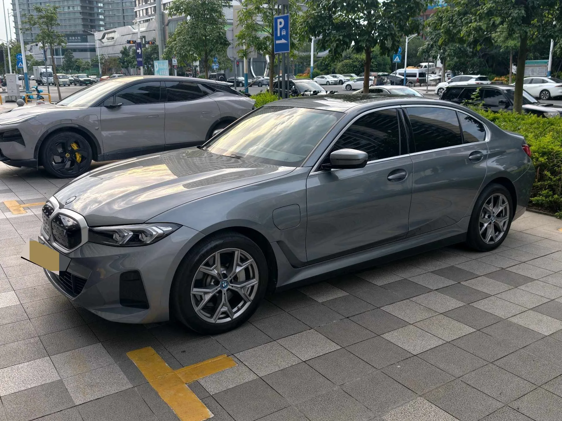 BMW 2024 i3 eDrive 35L Automatic