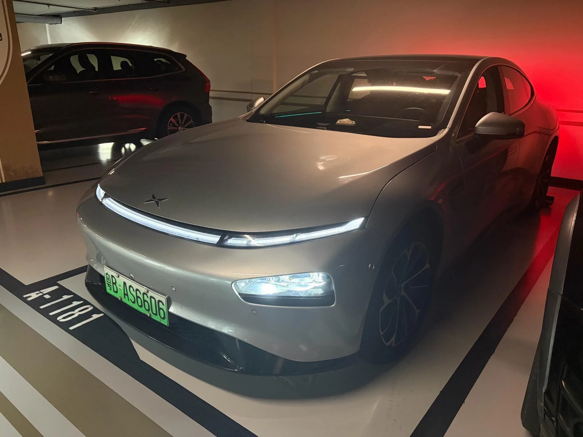 XPeng П7 2020 670E