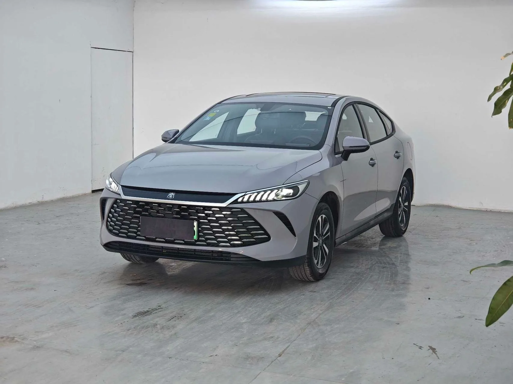 BYD 2026 Qin PLUS DM-i 1.5 CVT 210KM Entry-level Automatic