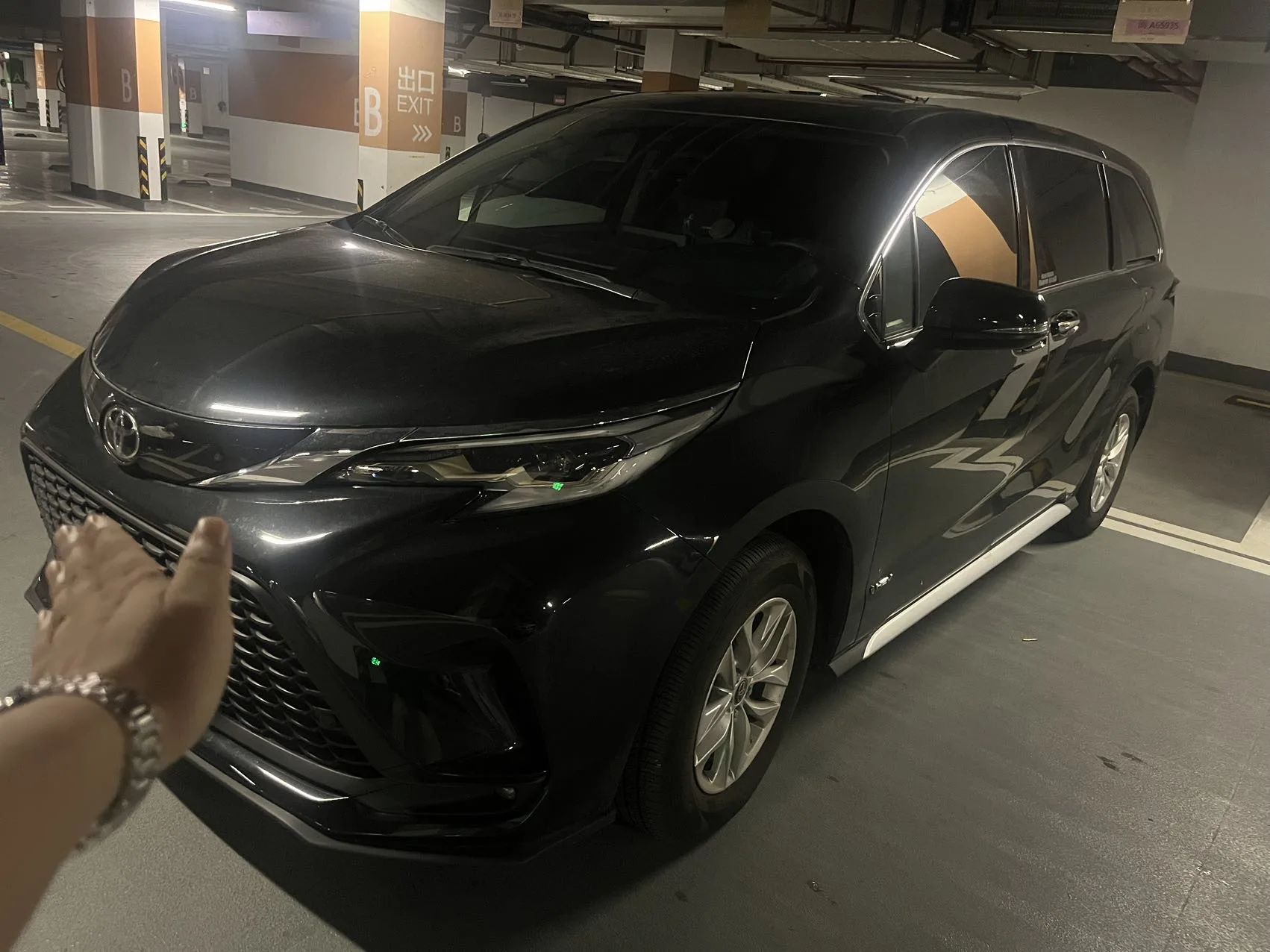 2024 Toyota Grevia Hybrid 2.5 CVT Comfort Edition (Automatic)