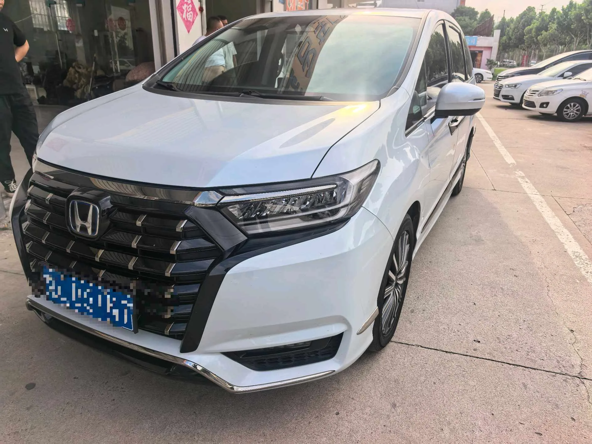 Honda 2024 Elysion e:HEV 2.0 CVT Luxury Edition Automatic