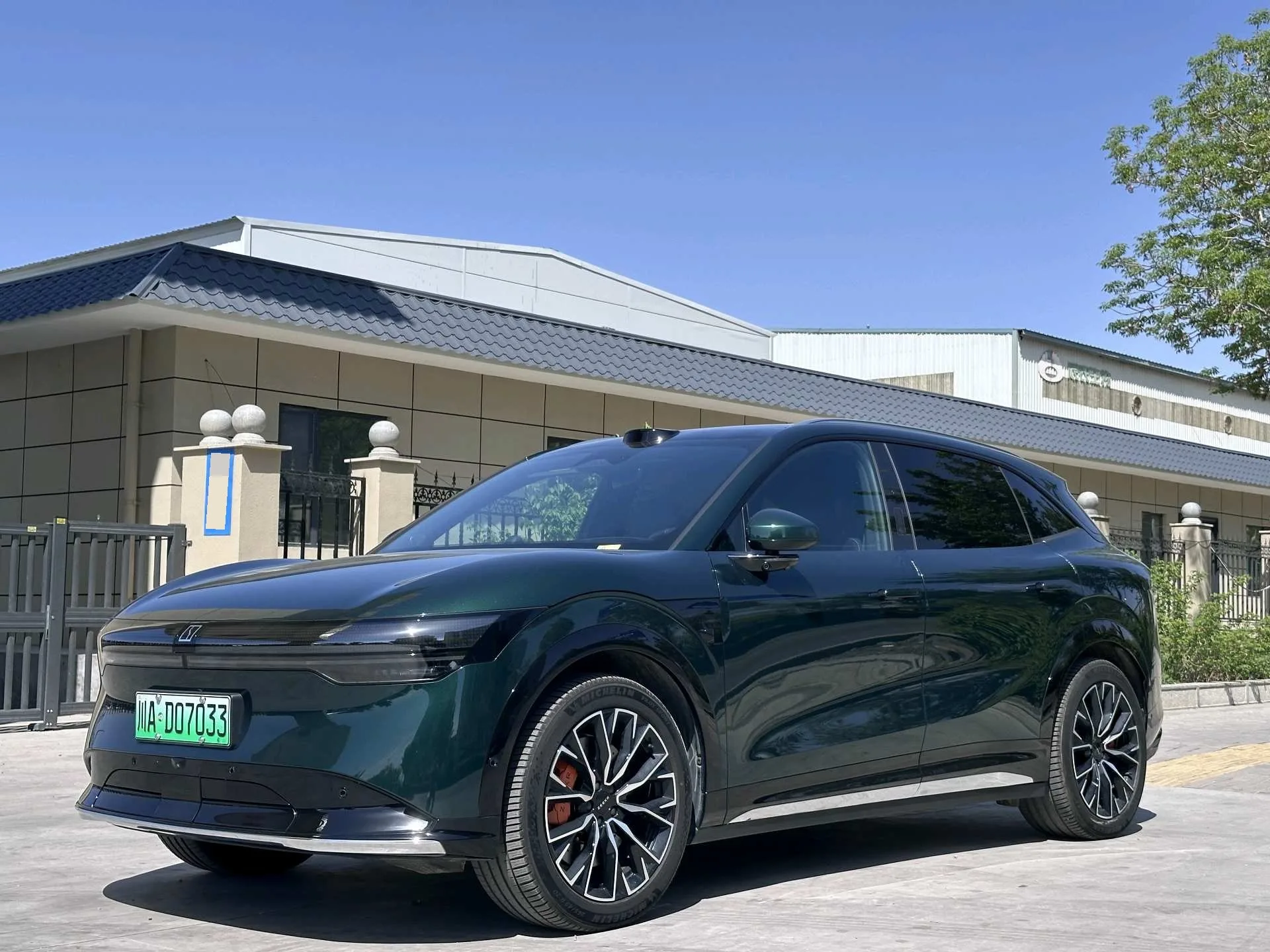 JiKrypton 2025 Model JiKrypton 7X 100kWh Long Range Four-Wheel Drive Intelligent Driving Edition Automatic Transmission