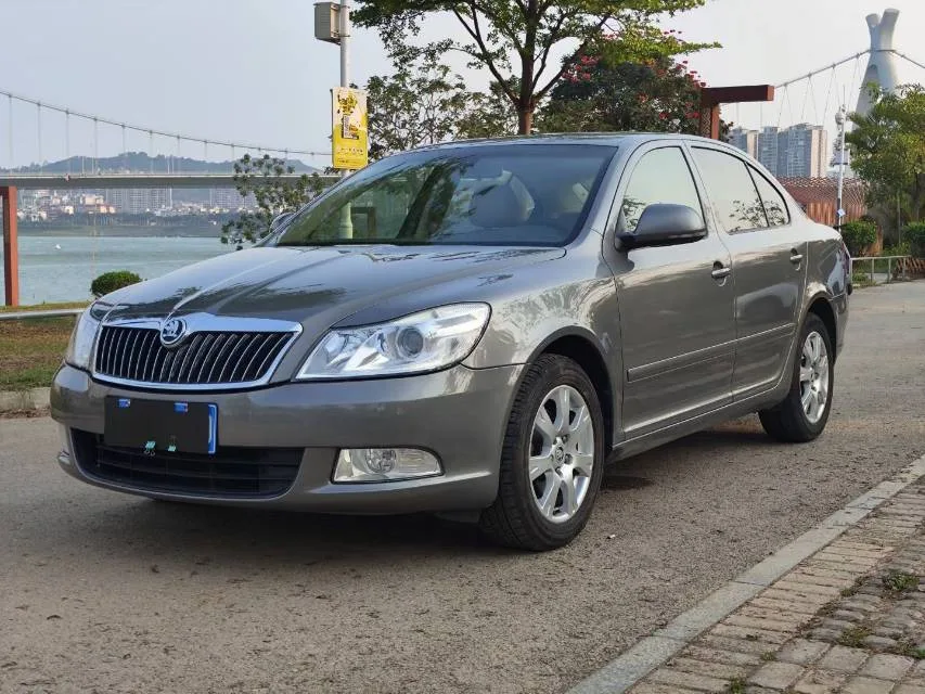Octavia 2015 Classic 1.6L Automatic Elite Edition