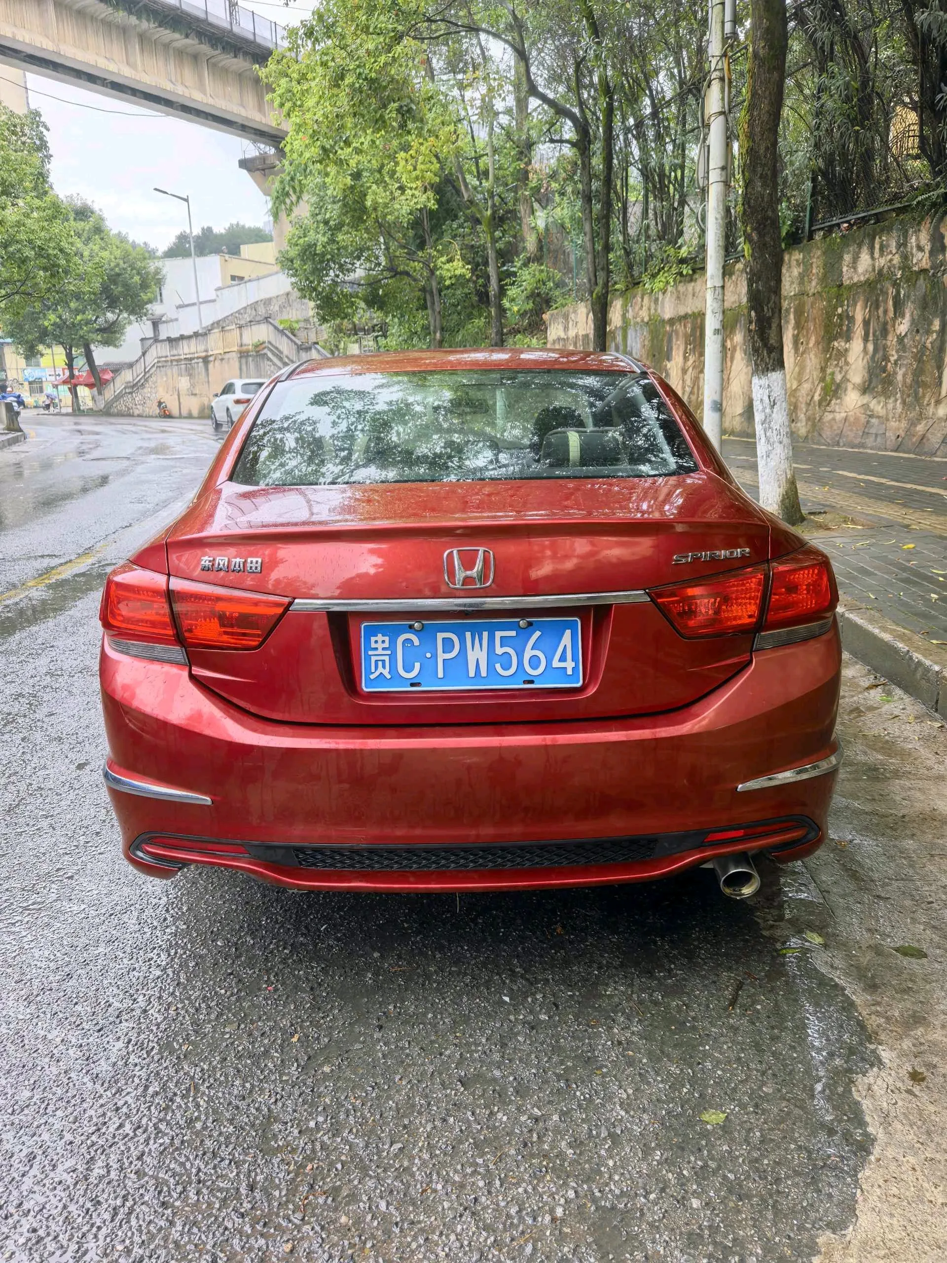Spirior 2015 2.0L Premium Edition