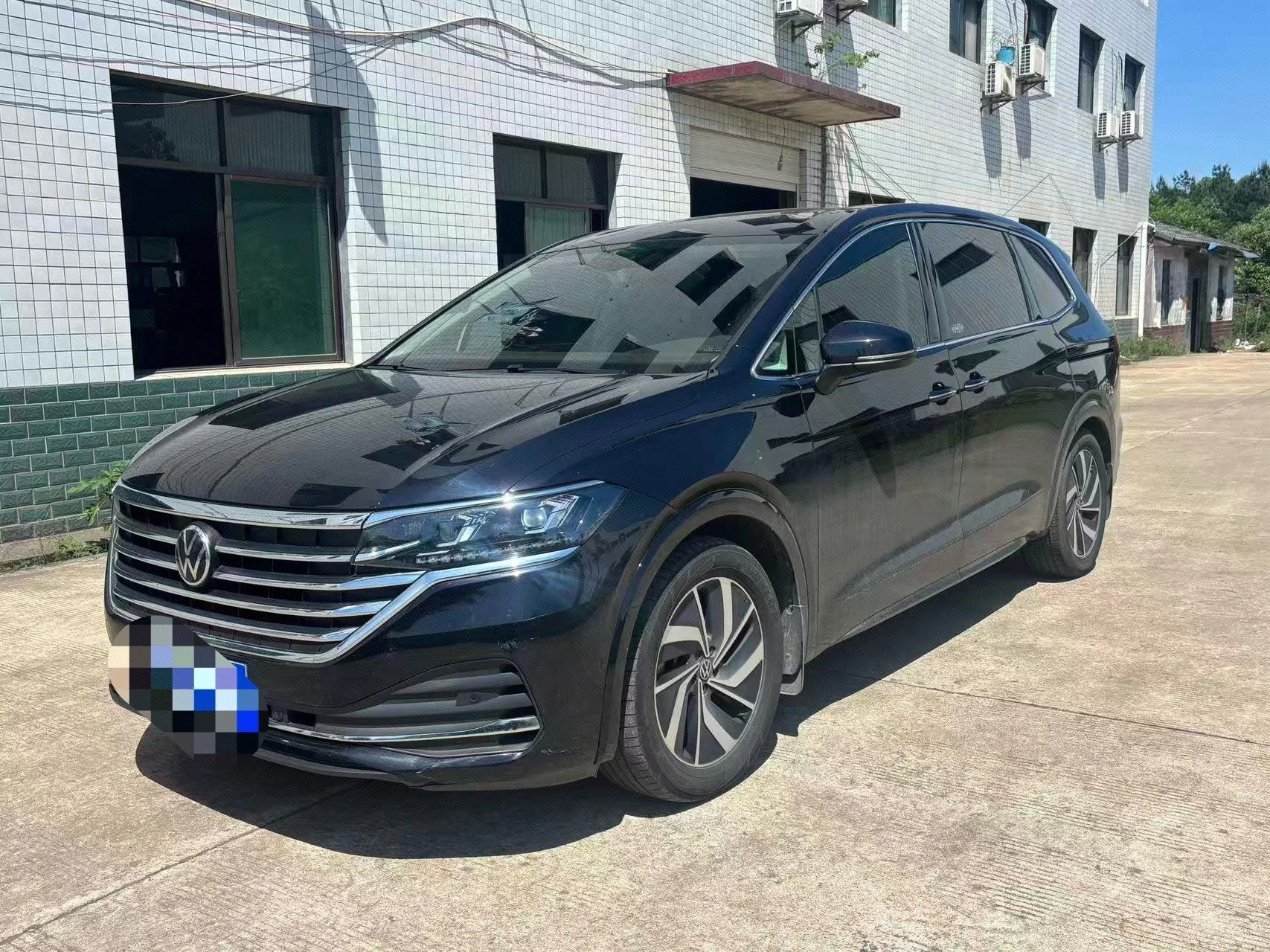 Viloran 2023 380TSI Premium Edition