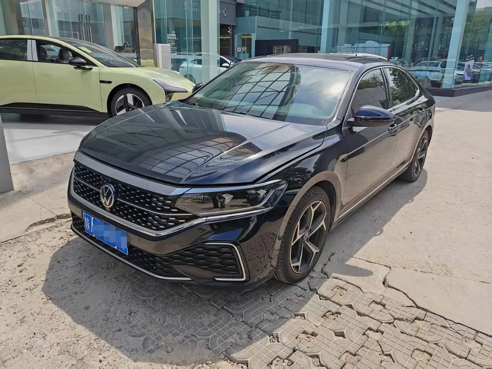 Volkswagen 2023 Passat 2.0TSI 330TSI Starry Sky Elite Edition (Facelift) Automatic Transmission