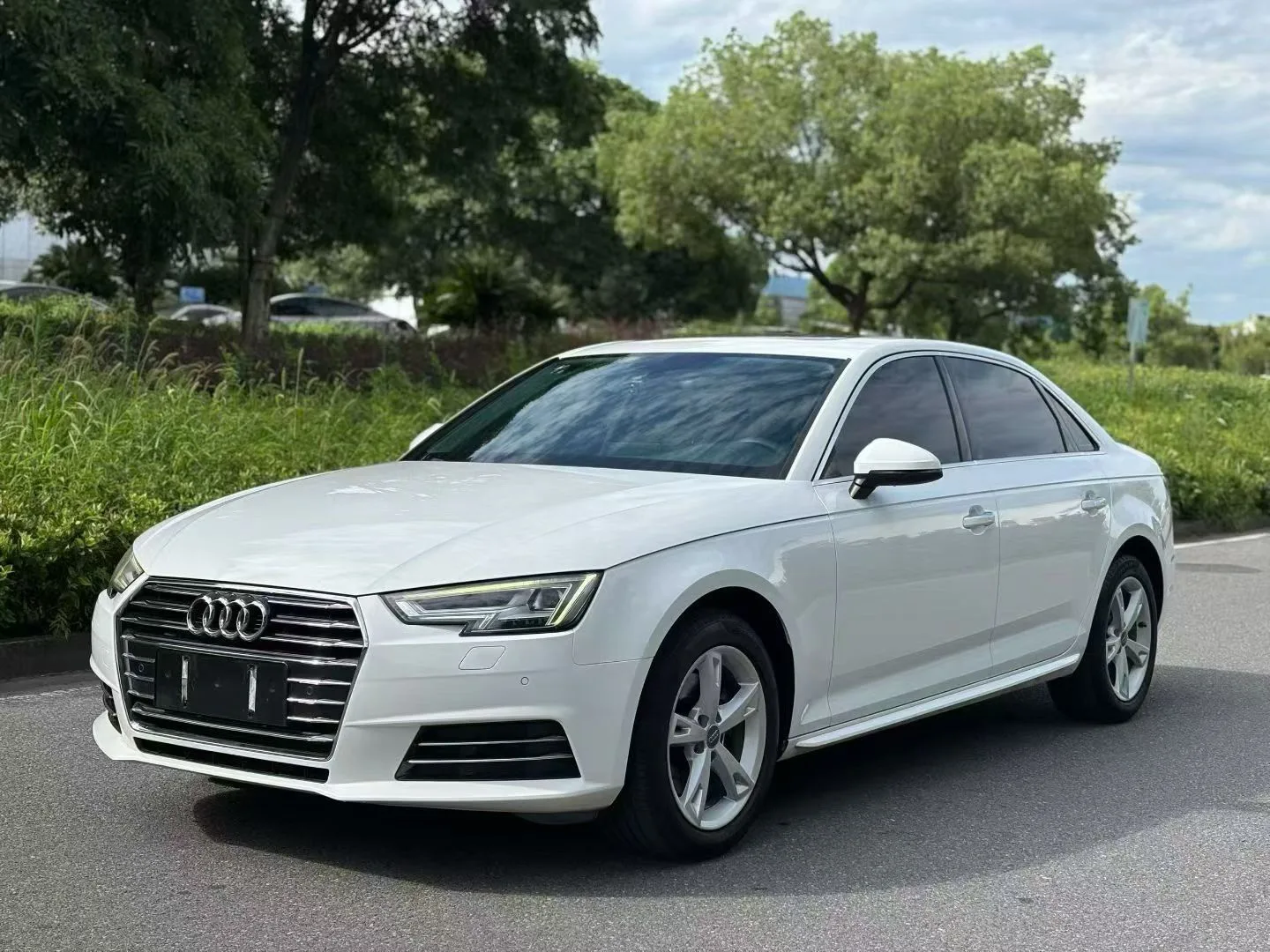 Audi A4L 2018 30th Anniversary Edition 40 TFSI Progressive