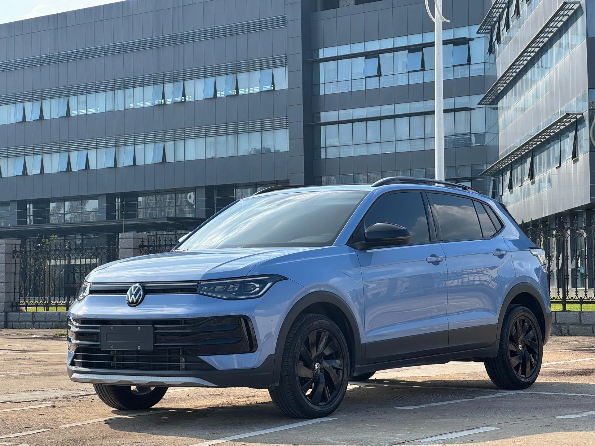 大众汽车 2025 塔鲁 新的 精英 1.5TSI 300TSI 锋利的 版 自动的 传播