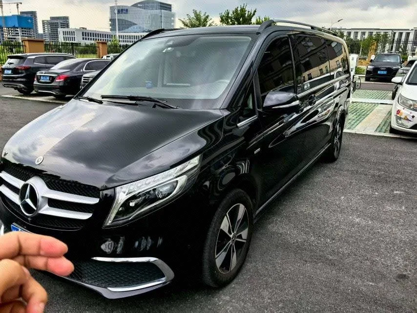 Mercedes-Benz V-Class 2022 V 260 L 2.0T Premium Edition Automatic