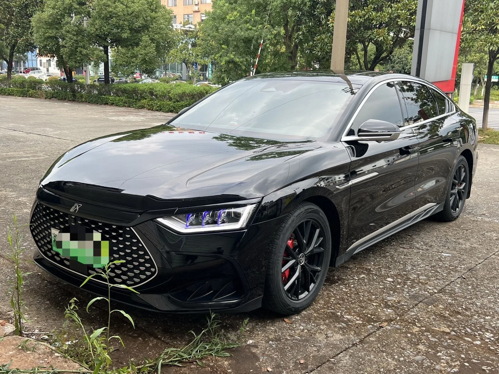 BYD 2023 Han DM-i 1.5T CVT Champion Edition 121KM Premium Automatic