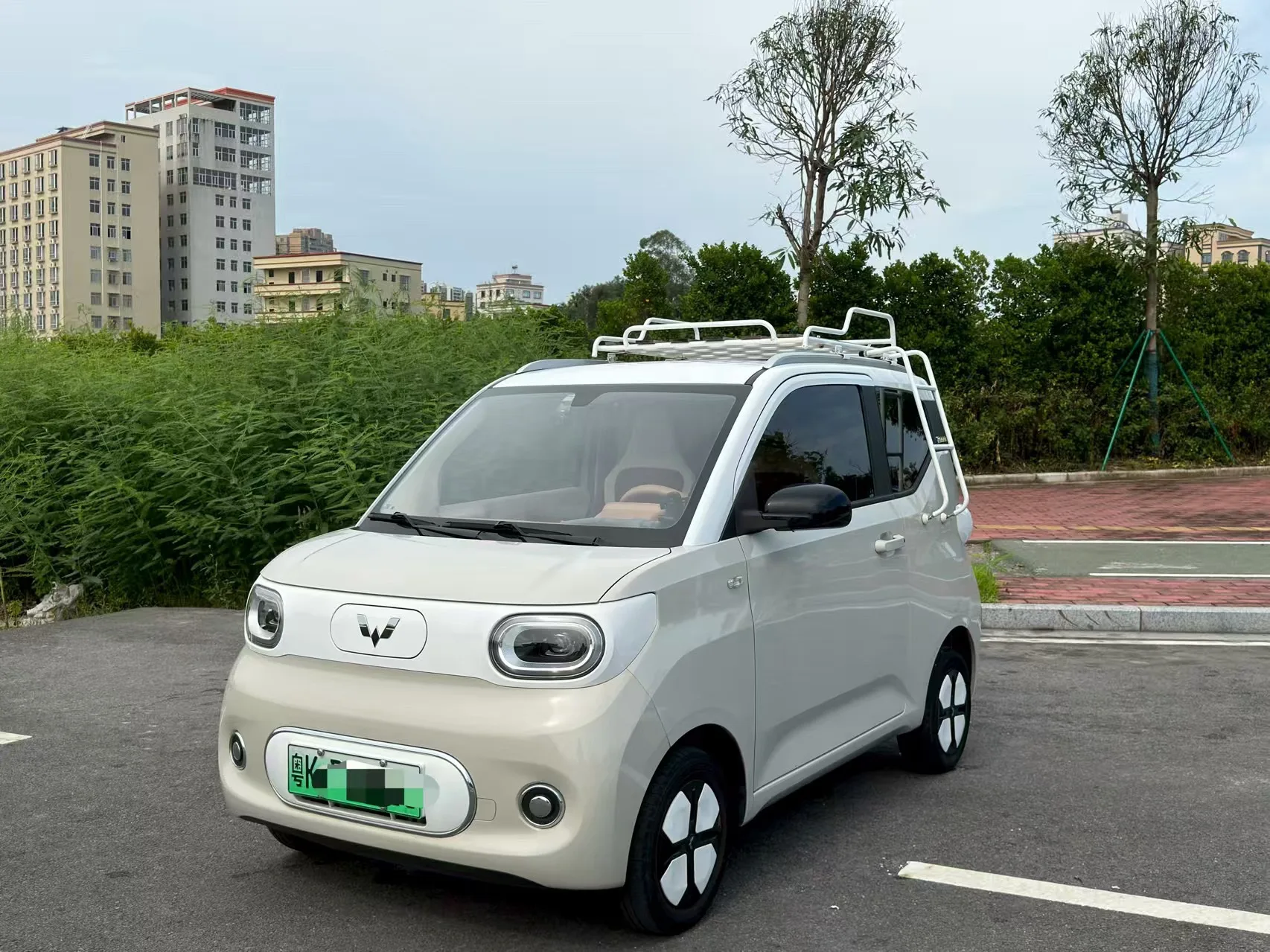 Hongguang MINIEV 2024 Macaron Model, 215km