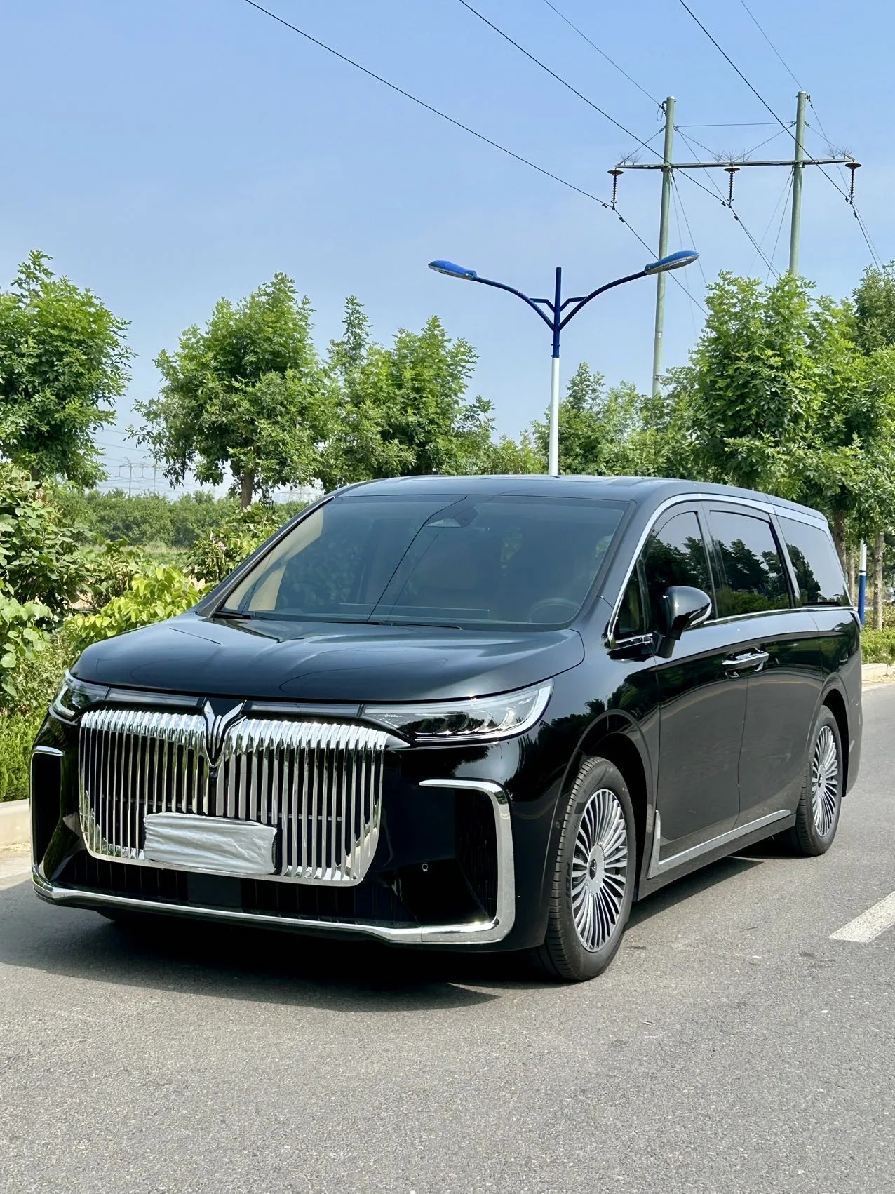 Voyah 2025 Dreamer PHEV 1.5T 4WD Excellent Kunpeng Edition Automatic