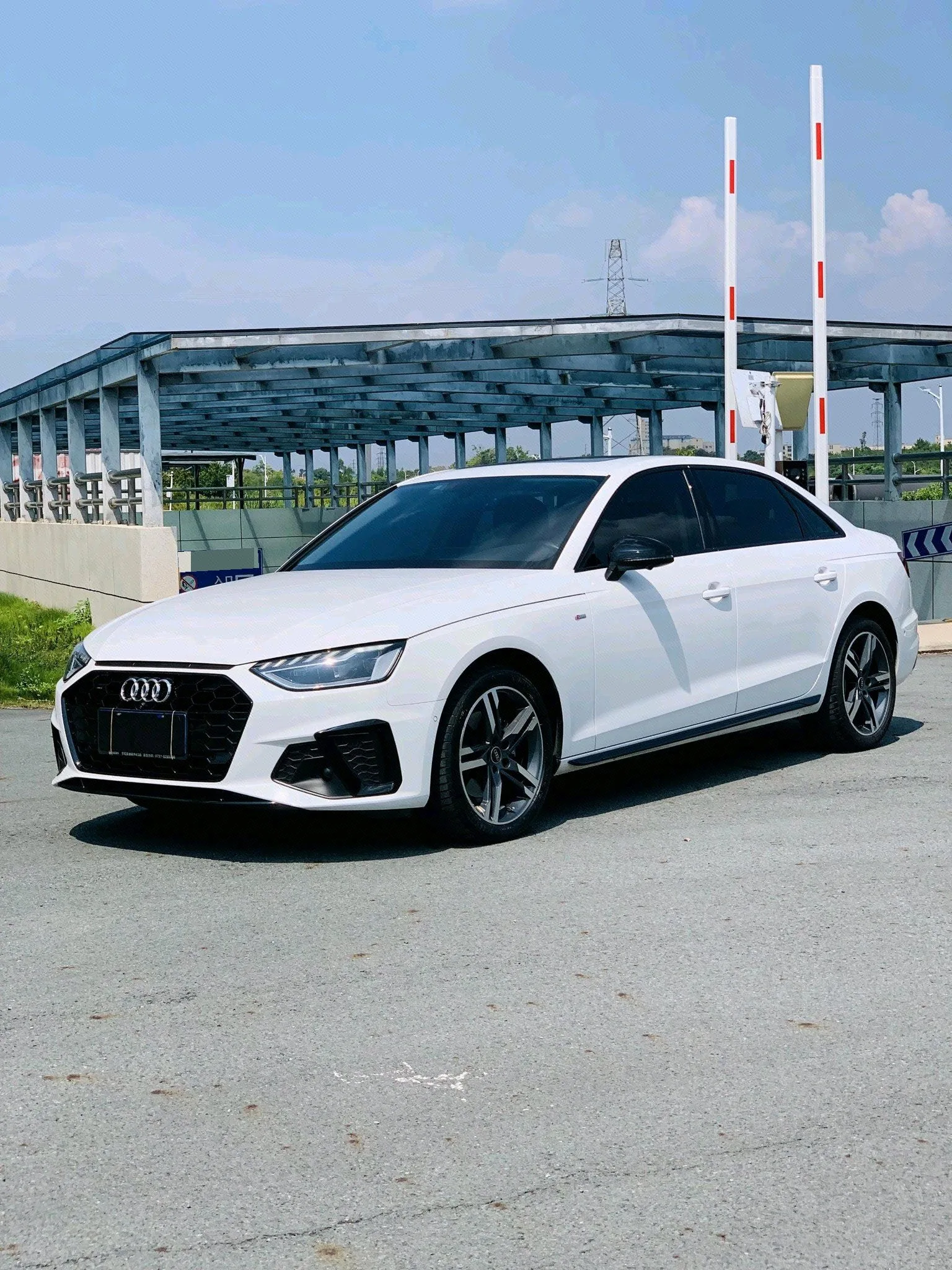 2023 Audi A4L 40 TFSI quattro Luxury Sport Edition