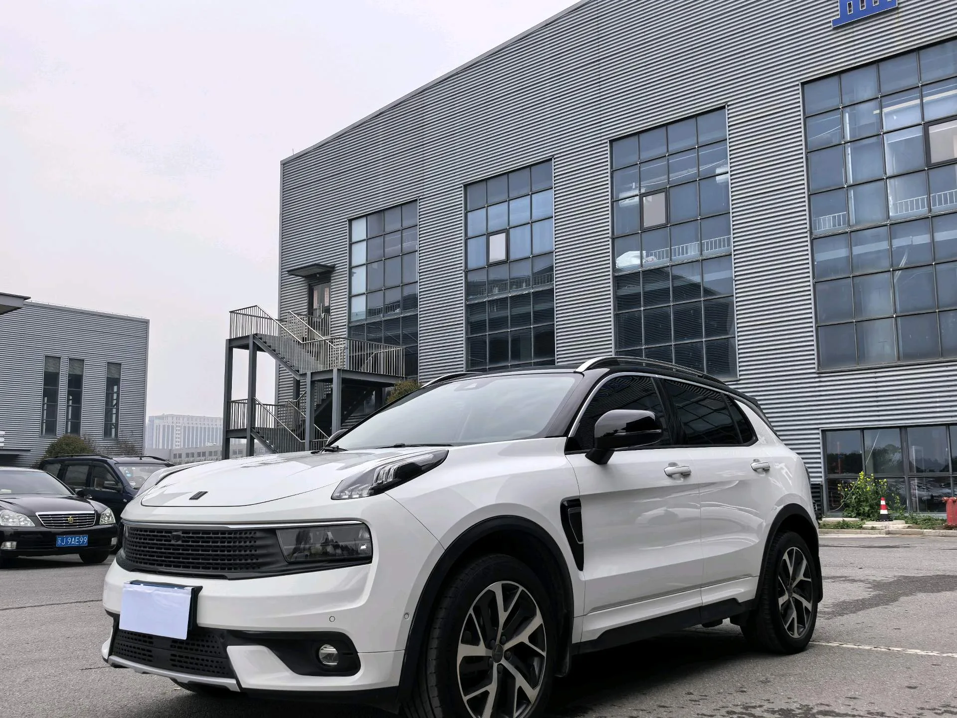 Lynk & Co 01 2017 2.0T AWD Pro Edition