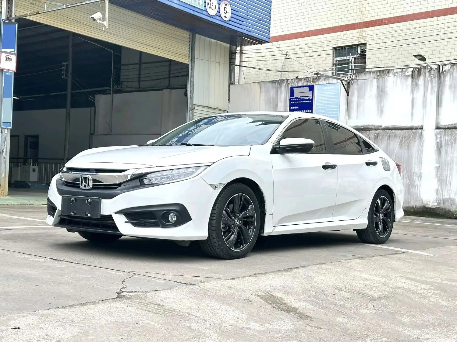 2016 Civic 220TURBO CVT Luxury Edition