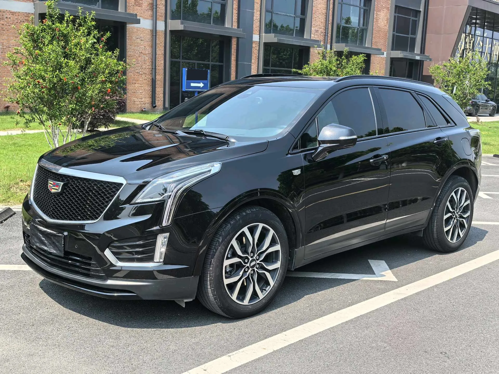 Cadillac XT5 2024 2.0T AWD Luxury (Hummingbird Edition)