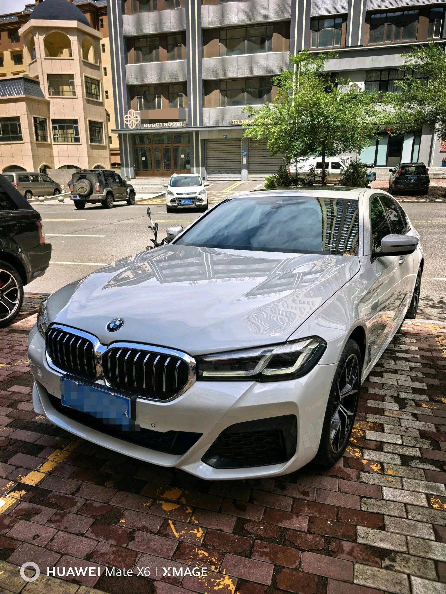2023 BMW 5 Series 530Li 2.0T Premium Edition with Luxury Package, Automatic Transmission
