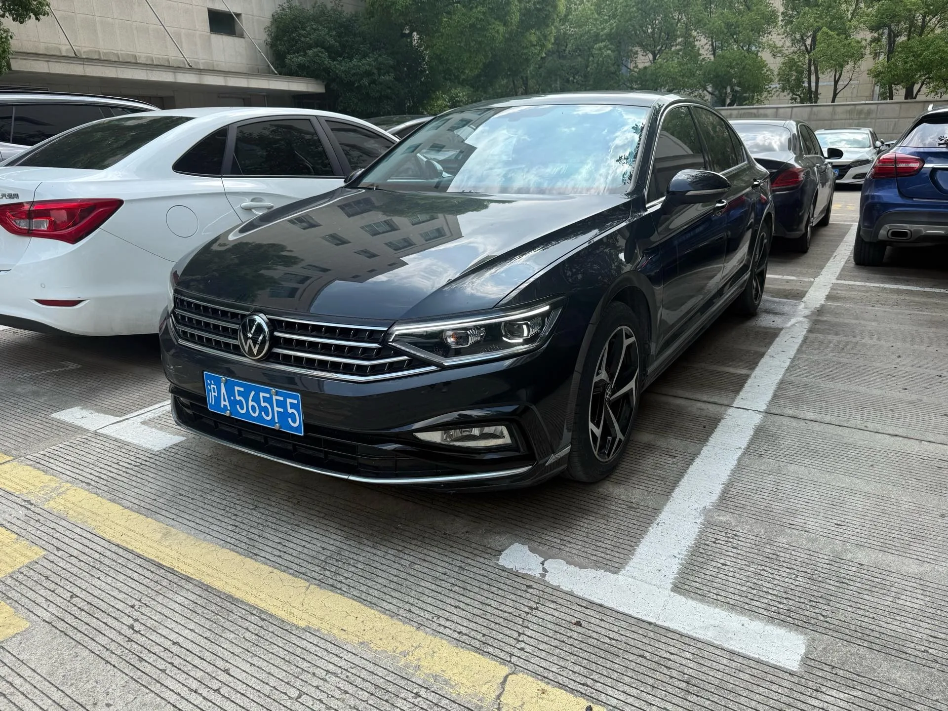 Volkswagen 2023 Magotan 2.0TSI 330TSI 2 Millionth Unit Commemorative Edition Leading Model Automatic Transmission