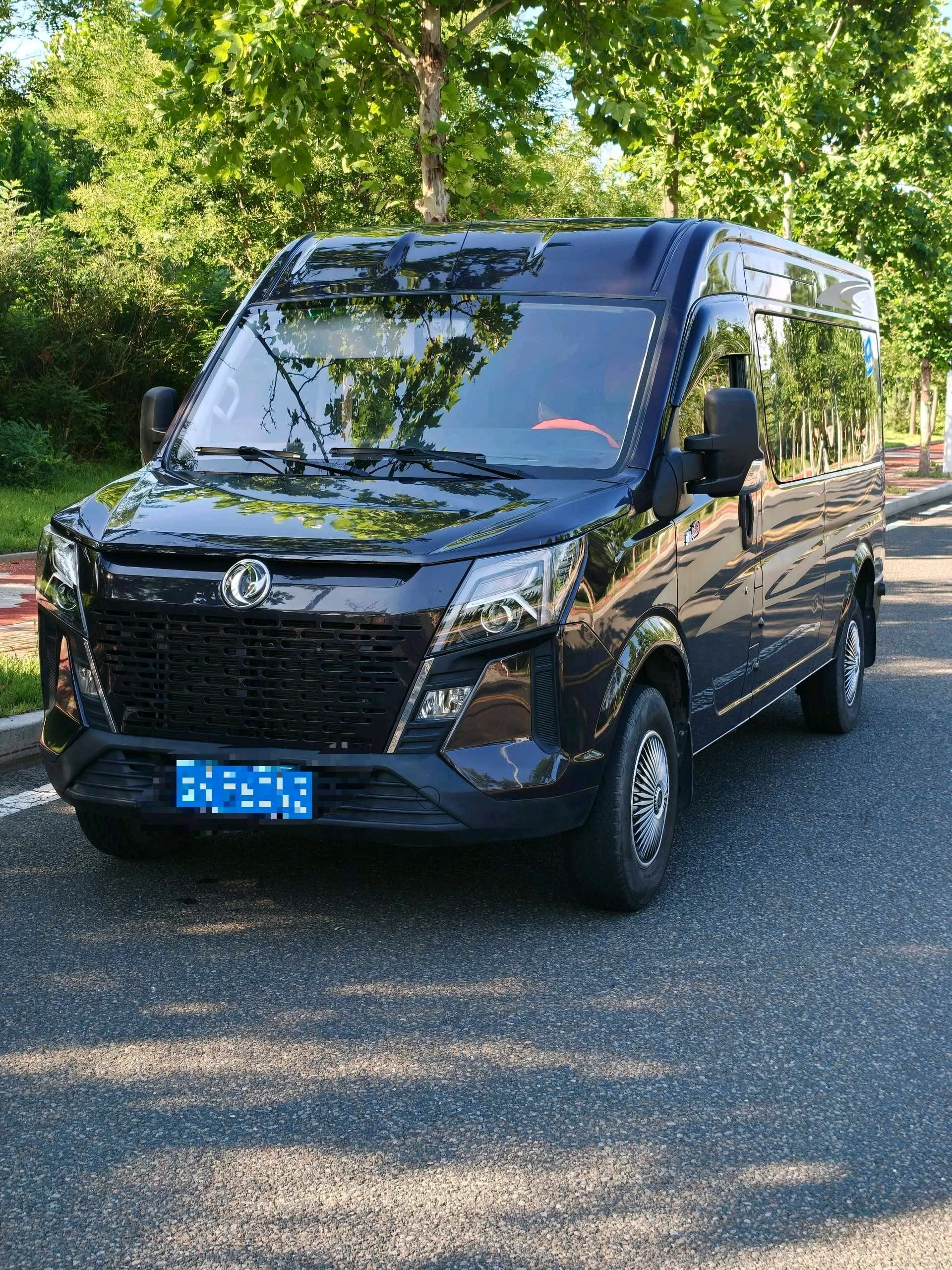 Dongfeng Bus 2023 Yufeng 2.0T V9+ Front-Wheel Drive Multi-Purpose Mid-Axle Mid-Roof 7/8/9-Seater Manual Transmission