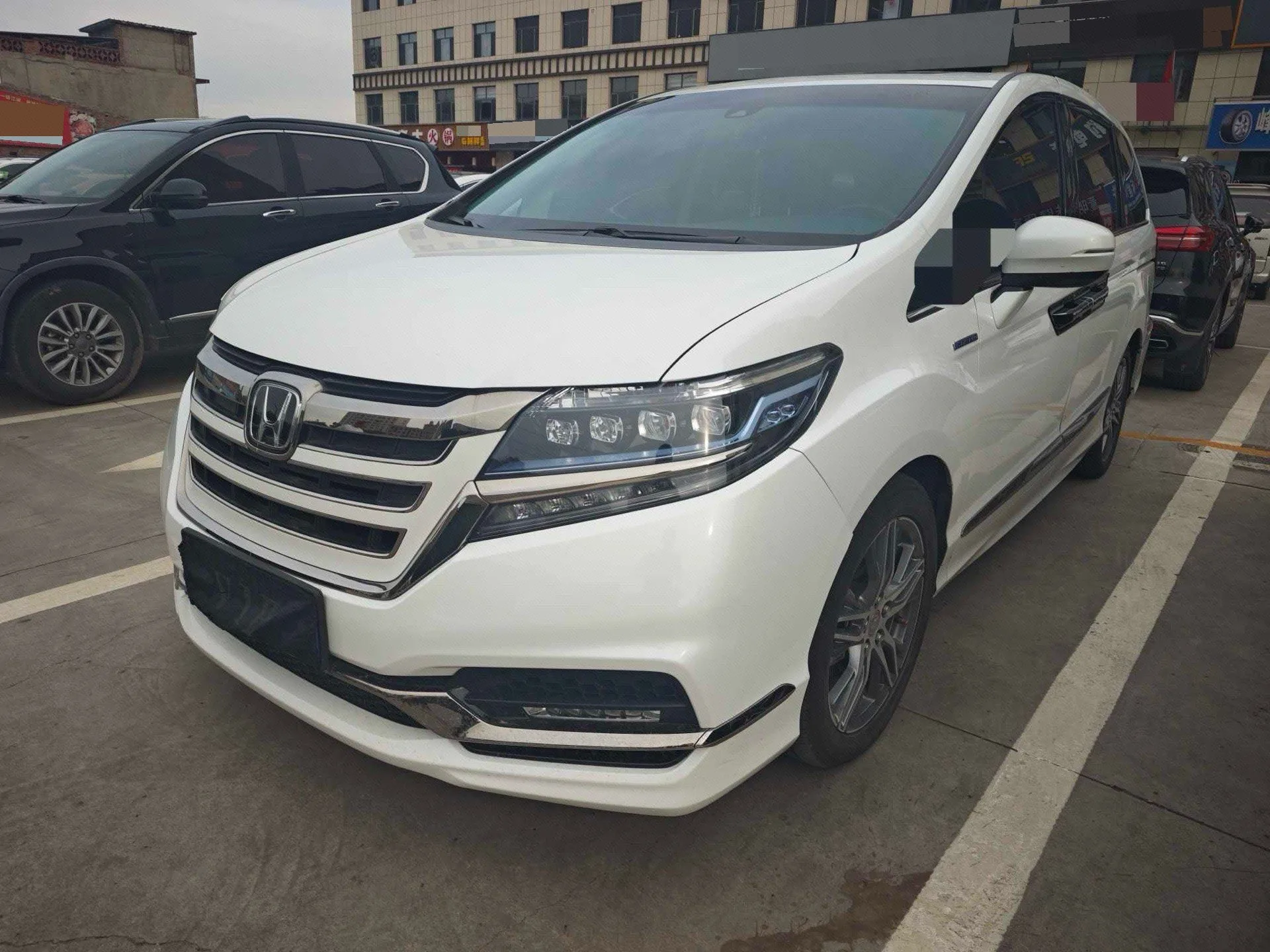 Elysion 2019 2.0L Hybrid Luxury Edition