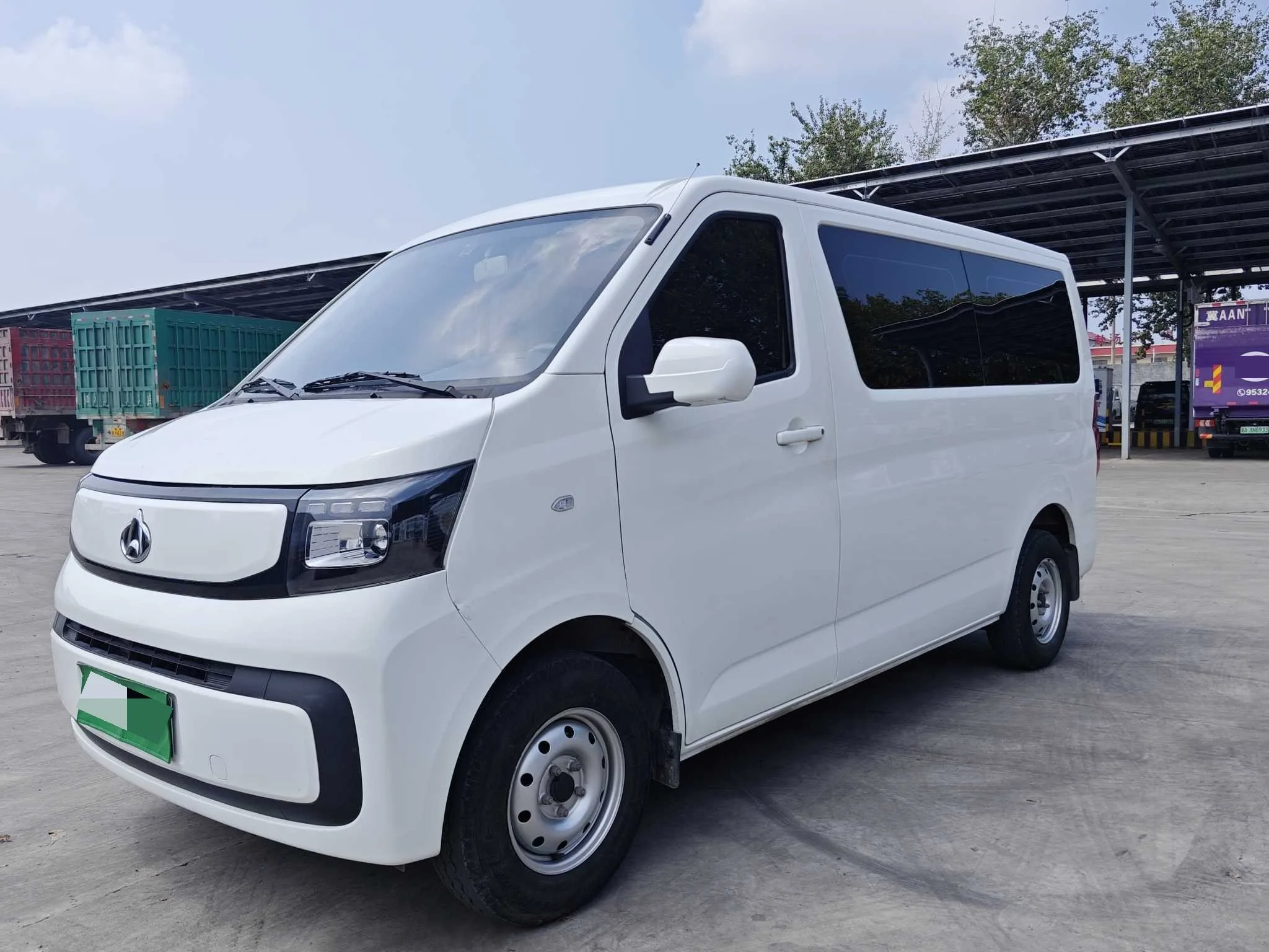 Changan Commercial 2025 Ruixing EM60 Passenger Version, Comfort Trim, 6-Seater, 300 km Range, Tailgate, Automatic Transmission