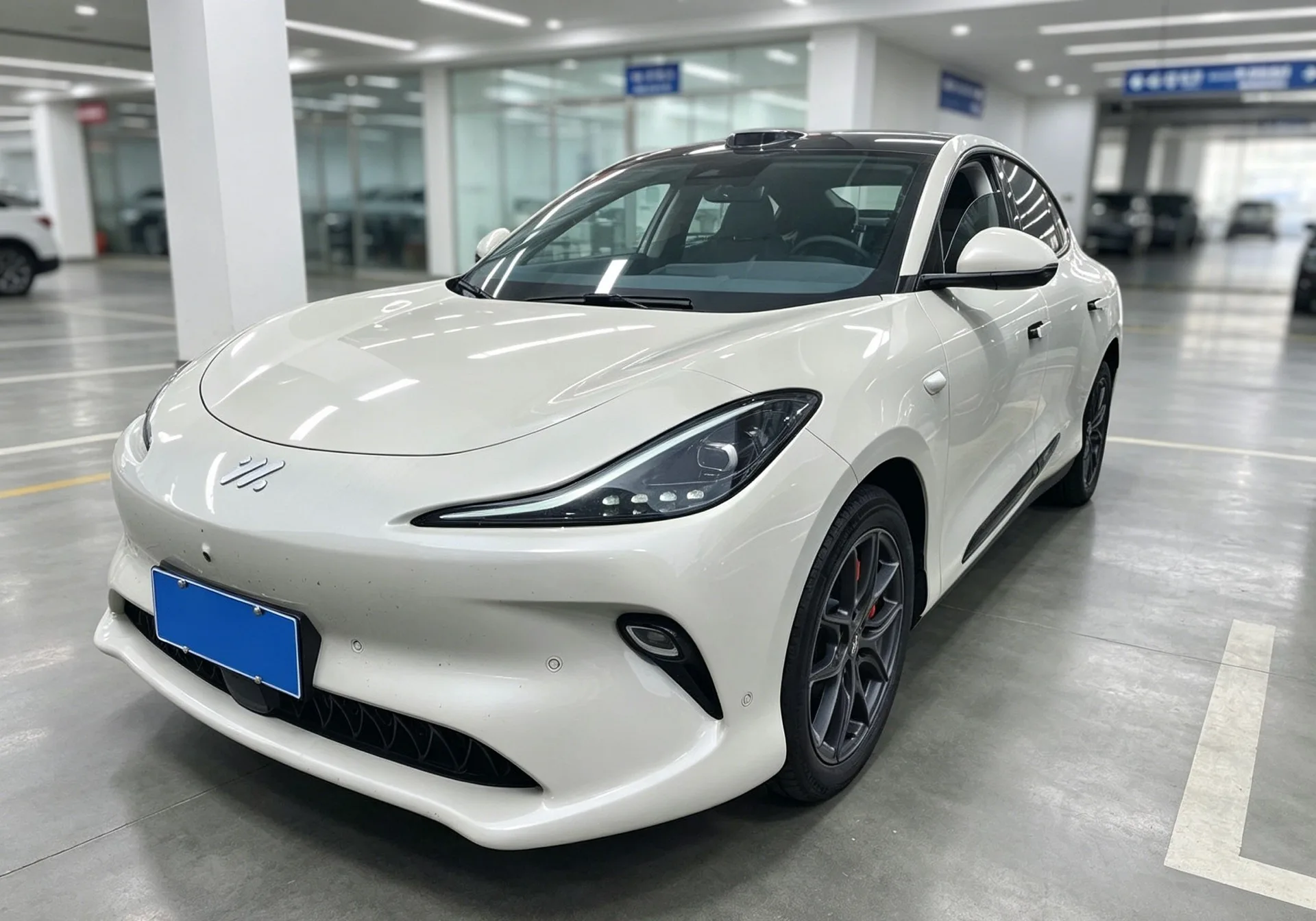 IM Motors 2025 Model Year IM LS6 "Lingshe" Intelligent Driving Theater Edition, Automatic Transmission