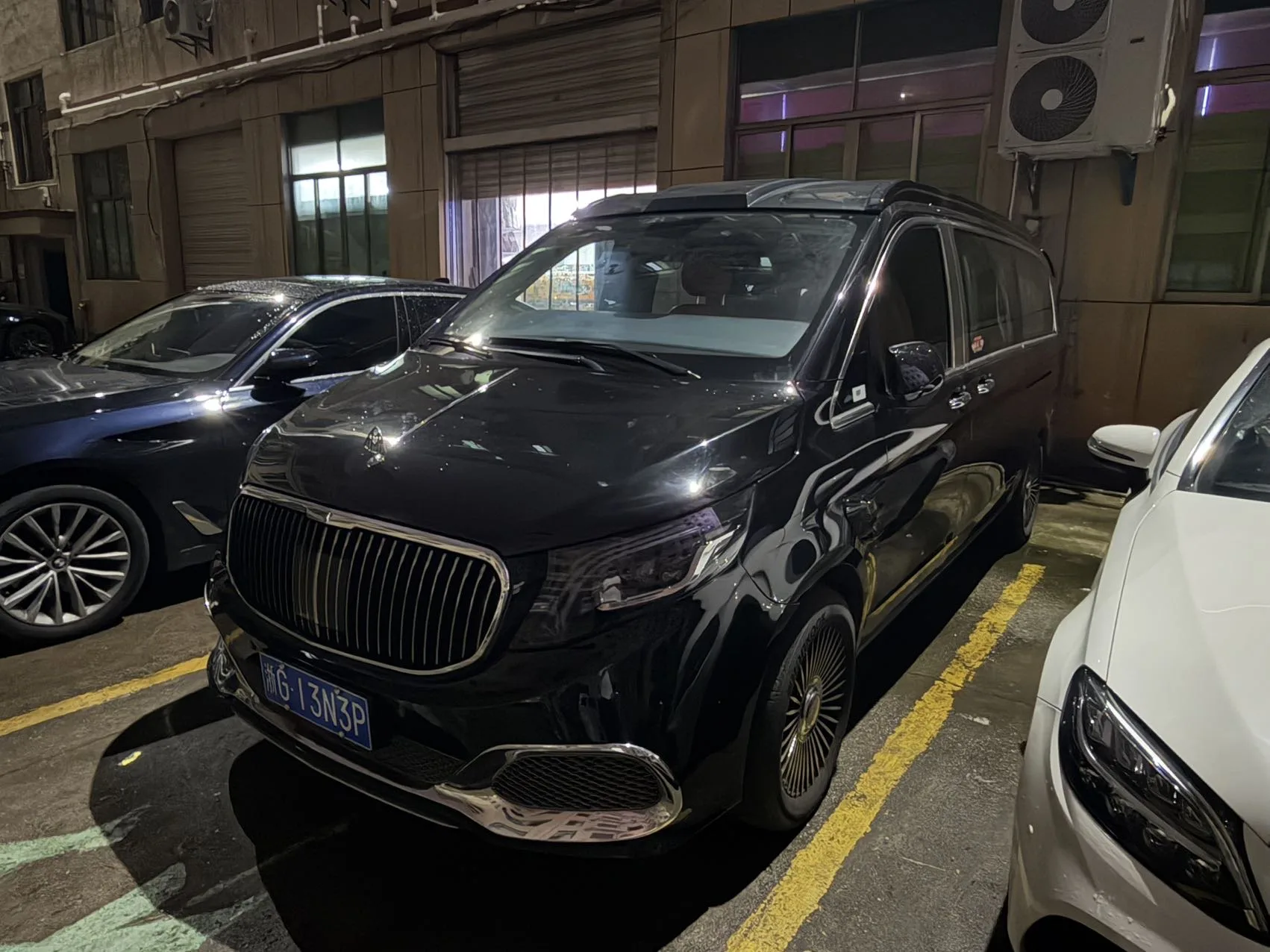 Mercedes-Benz 2023 Vito 2.0T Business Edition 7-seater Automatic