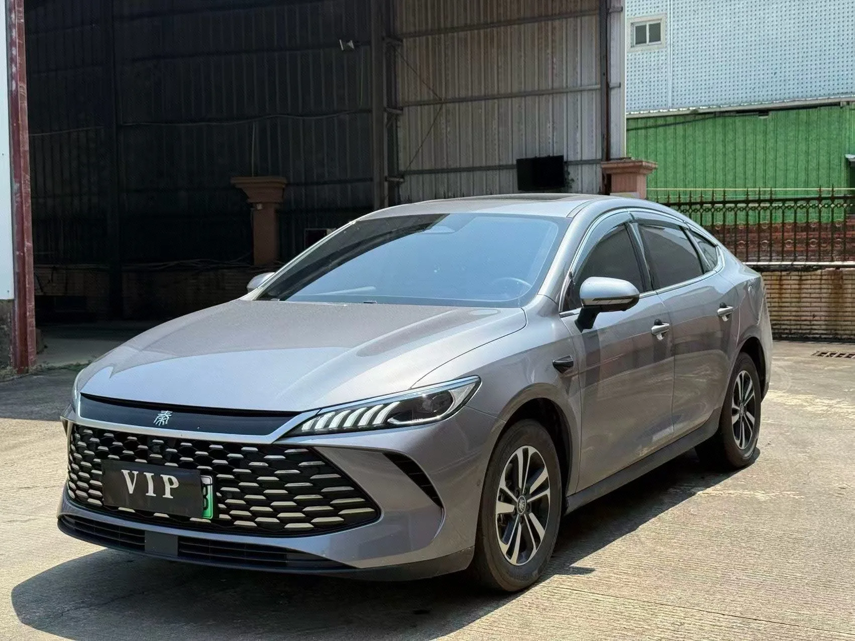 BYD 2024 Qin PLUS DM-i 1.5 CVT Glory Edition 120KM Leading Model Automatic