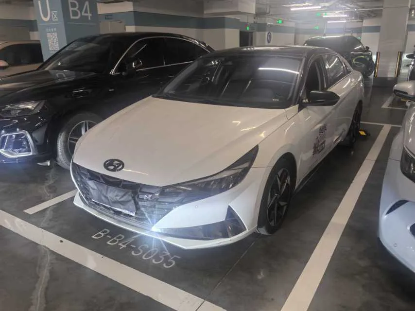 2021 Elantra 1.5L CVT LUX Premium Edition