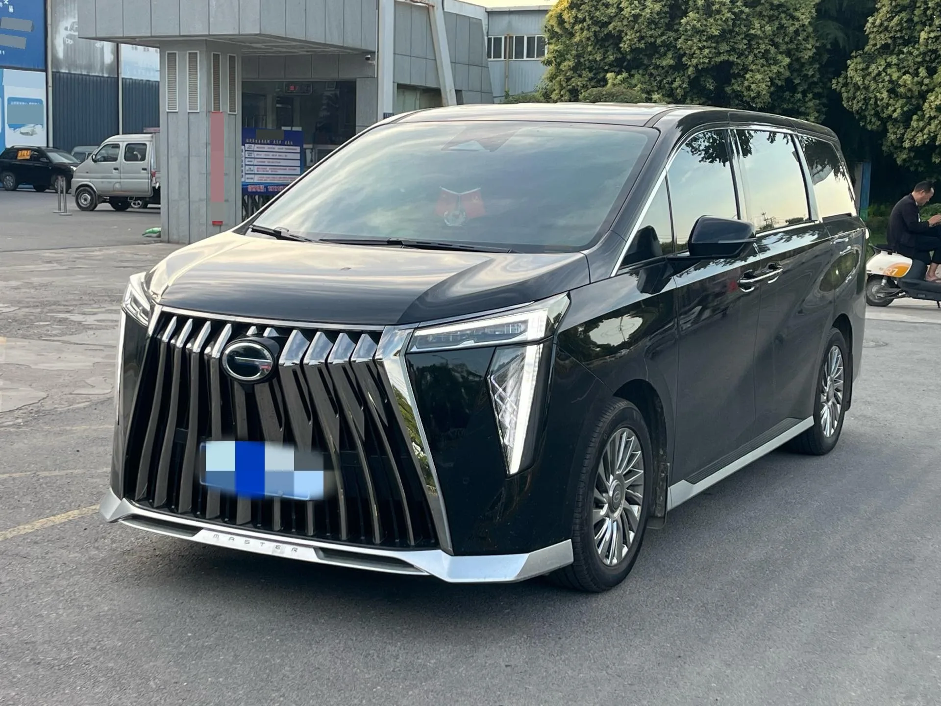 Trumpchi 2025 M8 Hybrid 2.0T Master Series Super Hybrid Automatic